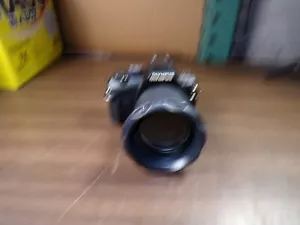 OLYMPUS E-420 CAMERA W OLYMPUS 14-42MM LENS **BR0KEN GLASS - Picture 1 of 5