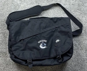 Borsa messenger Vancouver Canucks nera NHL hockey laptop tracolla Nike unisex - Foto 1 di 7