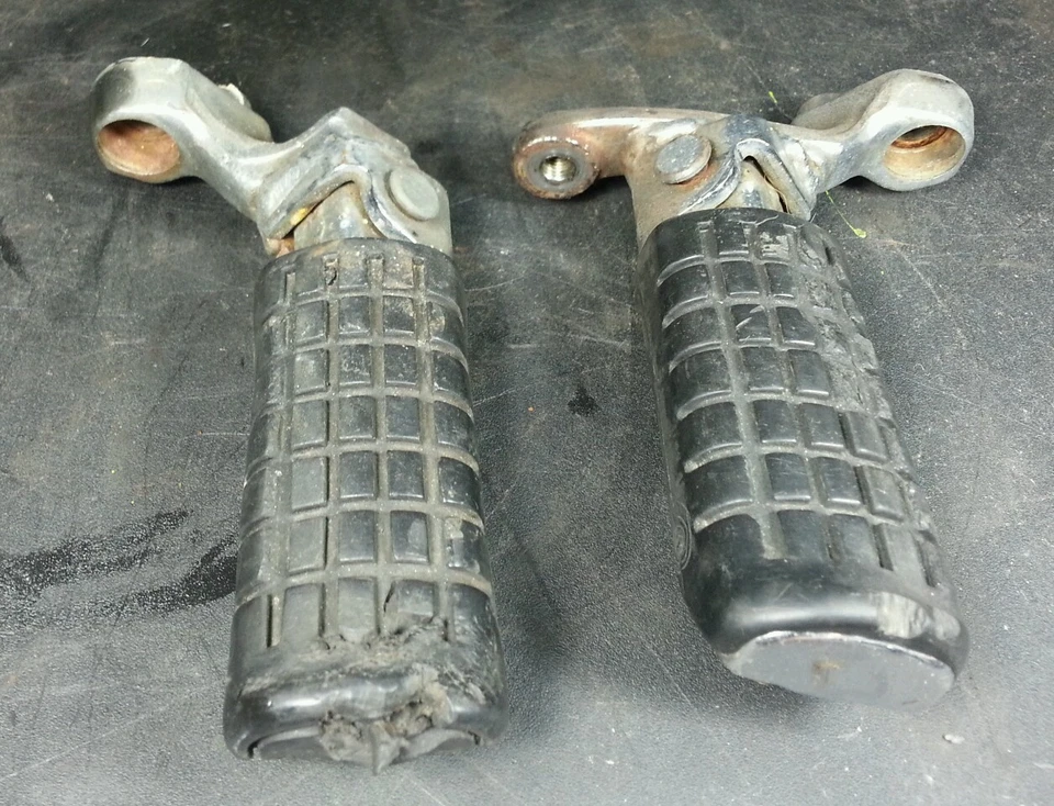 1985 HONDA Nighthawk CB 650 CB650 rests Right left Front Foot Peg pegs 85 set - Image 1 of 1