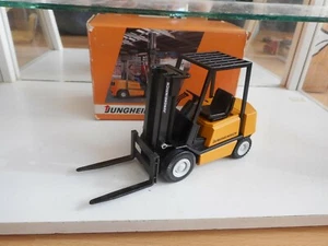 Conrad Fork Lift Truck Jungheinrich DFG/TFG 25 in Orange on 1:25 in Box - Bild 1 von 2