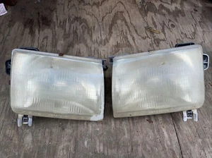 Nissan Frontier D22 1998-2000 ambos conjuntos de faros marca Depo envío gratuito - Imagen 1 de 4