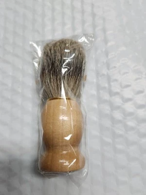 Cepillo de afeitar con mango de madera de cerdas de jabalí Garos Goods Foto 1 de 3