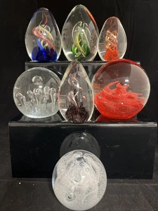 A Collection of Art Glass Paper Weights including 1 Caithness 'Congratulations' - Picture 1 of 9