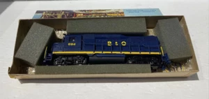 Athearn HO GP-30 diesel locomotives B&O #6914 - Picture 1 of 5