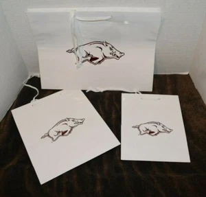 Juego de 3 bolsas Arkansas RAZORBACK Tiara Tiara Nuevo con etiquetas - Imagen 1 de 3
