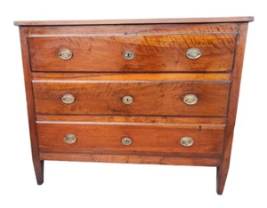 Imponente ed importante Cassettone Direttorio Parmigiano in noce - Foto 1 di 13