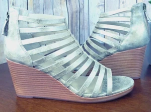 NEW $180 JOHNSTON & MURPHY GENEVA SILVER METALLIC STRAPPY CAGED WEDGE HEELS Sz 9 - Picture 1 of 7
