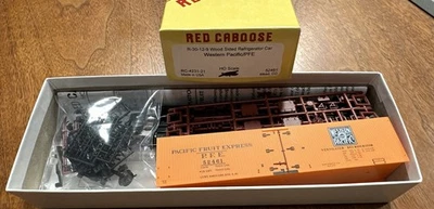 Red Caboose HO Kit RC-4231-21 Refrigerator Car Western Pacific/PFE 52461 NY - Image 1 of 4