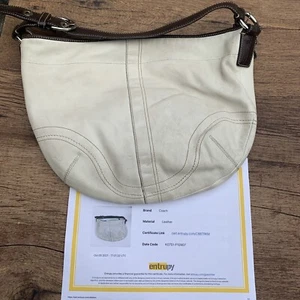Borsa a tracolla Coach in pelle Soho Hobo L0751-F10907 presenta qualche usura sul fondo - Foto 1 di 4