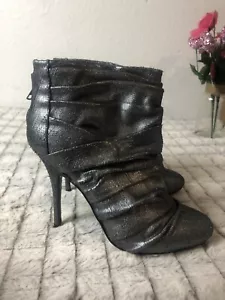 Elizabeth And James Silber Strukturiert E-Rinna1 Stiefeletten Größe 10,5B - Bild 1 von 10
