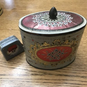 Vintage Oval  Flower Cookie Or Candy Tin With Lid 6”x4” - Picture 1 of 6