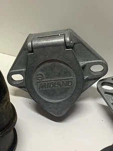 Midland J560B 7 Pin Sockets (x4) - Picture 1 of 9