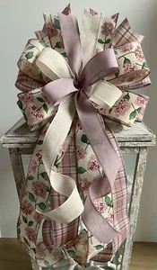 Arco de corona con cable estampado de hortensia de 10" - Lazo con estampado floral lavanda - Imagen 1 de 8