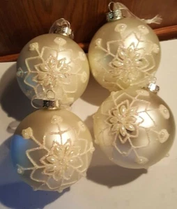 4 GLASS Round SATIN FROSTED WHITE PEARLS ORNAMENTS - Picture 1 of 1