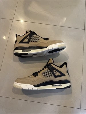 Talla 11.5 - Air Jordan 4 Retro Mushroom W Foto 1 de 4