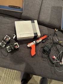 Nintendo NES Bundle w Games 