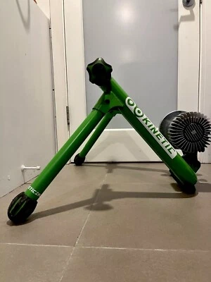 Máquina de Carretera Kurt Kinetic Resistencia a Fluidos Ciclismo Bicicleta Entrenador Verde T-699C Foto 1 de 4
