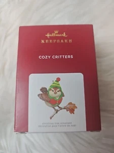 Hallmark 5th Cozy Critters Bird Ornament 2021 nuevo pero SDB con pestaña de precio - Imagen 1 de 3