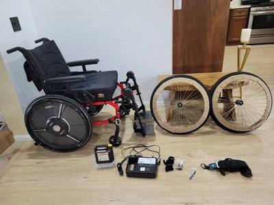 Silla de ruedas Helio C2 de fibra de carbono compuesta de movimiento Yamaha Navione 20"x20" $13500 Foto 1 de 4