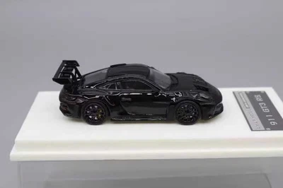 Carro modelo Porsche 911 GT3 RS (992) liga de metal fundido em escala 1/64 - Preto - Colecionável - Imagem 1 de 4