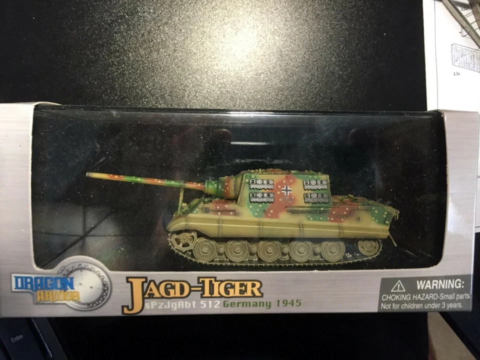 Dragon Die Cast Military Tank Model JAGD-Tiger Germany 1945 - World War II - Image 1 of 1