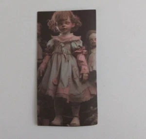Haunted Evil gruselige Puppen Aufkleber 2,5"" x 1 3/8"" (A) - Bild 1 von 2