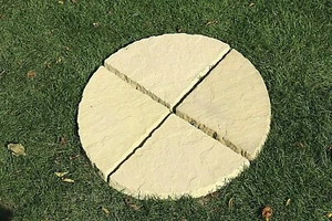 Stein Kreis Steinkreis Platten mit Struktur Skulptur Trittstein Steinguss 60 cm  - Bild 1 von 7
