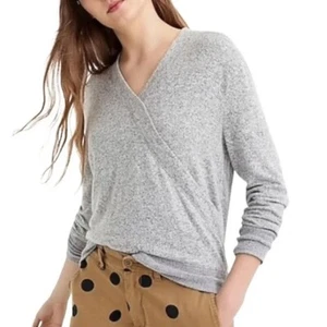 Blusa J Crew manga larga cuello en V imitación envoltura sobrepelliz talla pequeña - Imagen 1 de 10