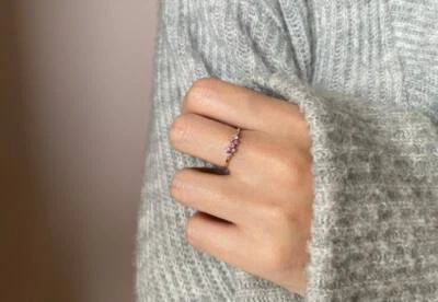 Anillo de zafiro rosa, anillo con racimo de zafiros y diamantes, zafiro único apilable Foto 1 de 4