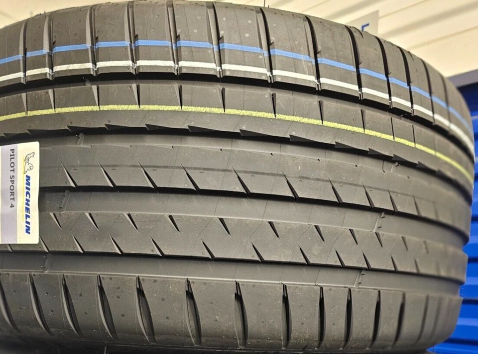 Summer Tyres 285/35 R20 Michelin 104y Pilot Sport 4 S XL FR