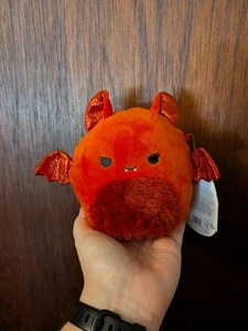 Squishmallow Halloween 2025 5” Valentine Red Bat BNWT Brand New with Tags - Picture 1 of 3