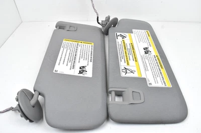 Chevrolet Equinox 2018-2020 pasajero parasol conductor gris conjunto iluminado OEM Foto 1 de 4