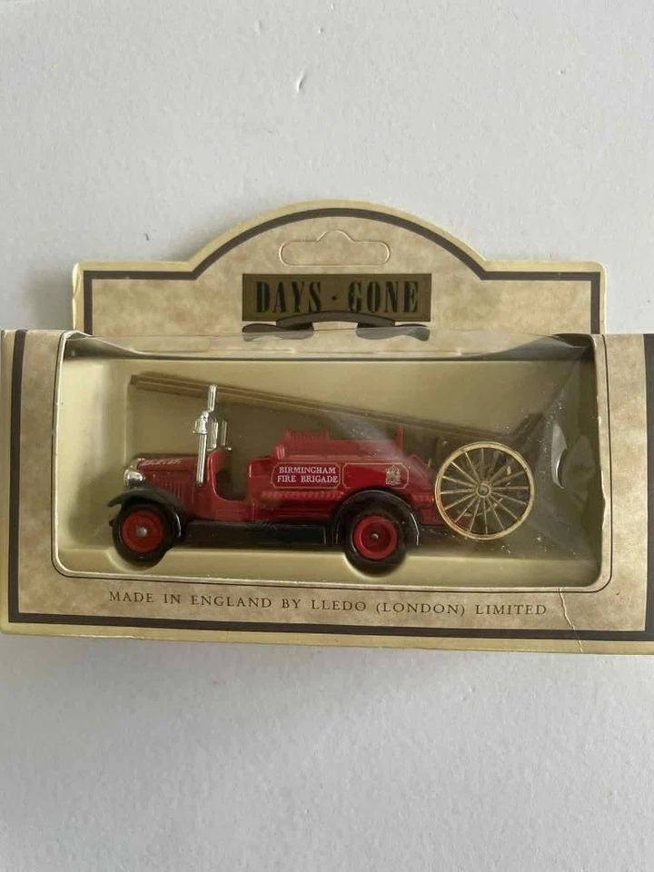 LLEDO DAYS GONE MADE IN ENGLAND 1934 DENNIS FIRE ENGINE NO 12012 COMES MINTBOXED - Image 1 of 1