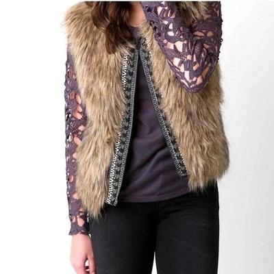 Chaleco Miss Me de piel sintética con cuentas para mujer talla mediana boho adornado occidental Foto 1 de 4