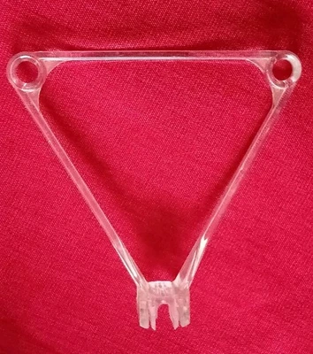 One Passap / Pfaff Yarn Feeder Guide For The E6000 Knitting Machine  - Image 1 of 2