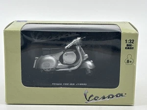 New-Ray Vespa 150 GS 1955 Silver 1:32 Scale Die-Cast Model - Picture 1 of 7