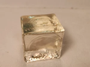 Cubo de hielo de vidrio antiguo para camión de hielo de hierro fundido - pieza de juguete - Imagen 1 de 4