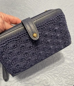 The Sak Iris Crossbody Cell Phone Wallet Purse Convertable Wristlet Blue w Strap - Picture 1 of 6
