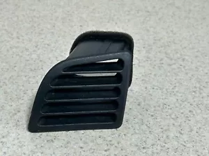 INFINITI G35 2003-2004 TABLERO DELANTERO IZQUIERDO LADO DEL CONDUCTOR AIRE ACONDICIONADO VENTILACIÓN DESCONGELADOR PARRILLA OEM - Imagen 1 de 6