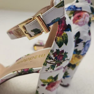 NEU Madden NYC Damen-Sandalen Blumen Blockabsatz Größe 7,5 weiß offene Zehenpartie - Bild 1 von 10