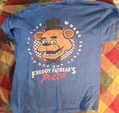 Camiseta Five Nights at Freddy's Freddy Fazbear's Pizza, Juvenil XL Foto 1 de 4