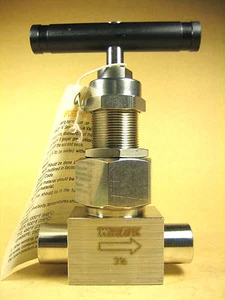 Whitey SS-12NBSW8T Union Bonnet Needle Valve - Picture 1 of 5