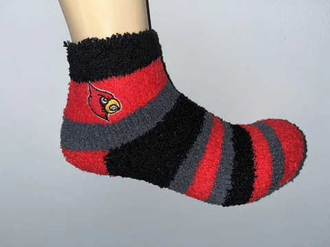 LOUISVILLE CARDINALS COLLEGE TEAM WOMENS STRIPED SOFT FUZZY ANKLE SOCKS Q Cover