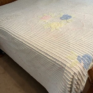 Vintage Style Needle Tufted White Chenille Full Bedspread Floral pastel 114x96 - Picture 1 of 12