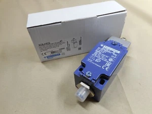 Schneider XCKJ167D limit switch (NIB) - Picture 1 of 3