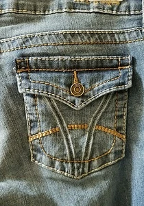 KUT Natalie CROP Med Blue Distressed Flap Pocket Jeans Size 6 -16 Retail $79 NWT - Picture 1 of 6