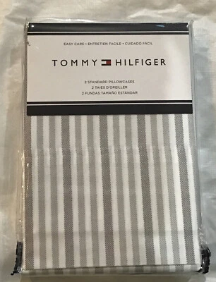 Nuevo en Paquete Tommy Hilfiger Ithaca Par de Funda de Almohada Estándar Oxford Gris/Blanco Rayas Foto 1 de 2