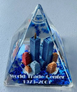 World Trade Center 1973-2001 Small Tall Snow Dome - Picture 1 of 3