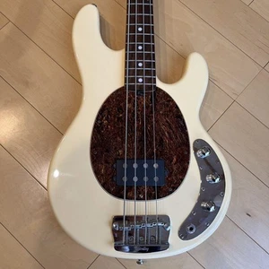 Electric Bass Guitar Sterling by Music Man Ray34CA Classic White Indonesia - Picture 1 of 13