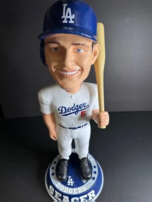 Bobblehead 3/12 firmado por Corey Seager de los Dodgers de Los Ángeles Foto 1 de 4